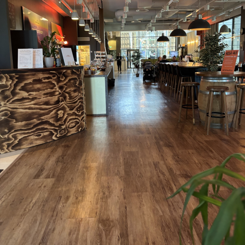 Sisäänkäynti ravintola Aeronamnam