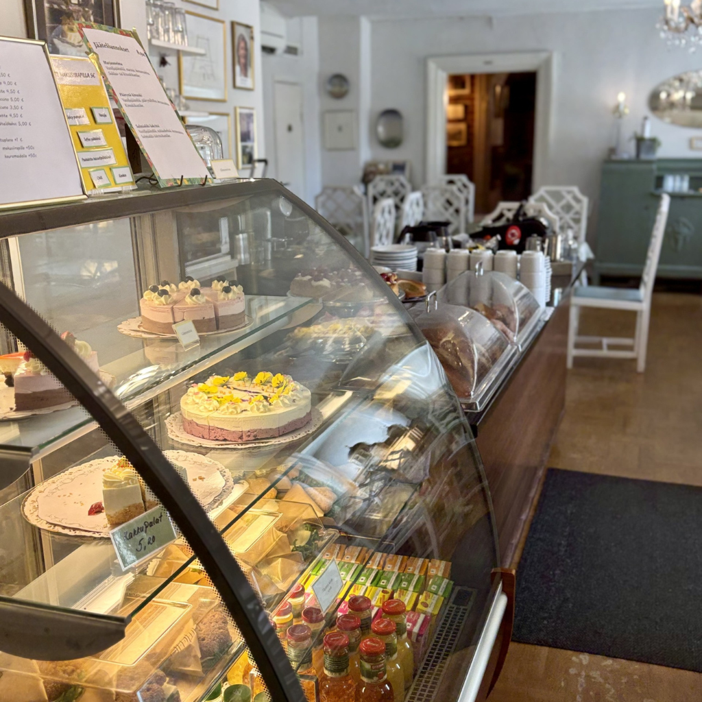 Konditorian vitriini