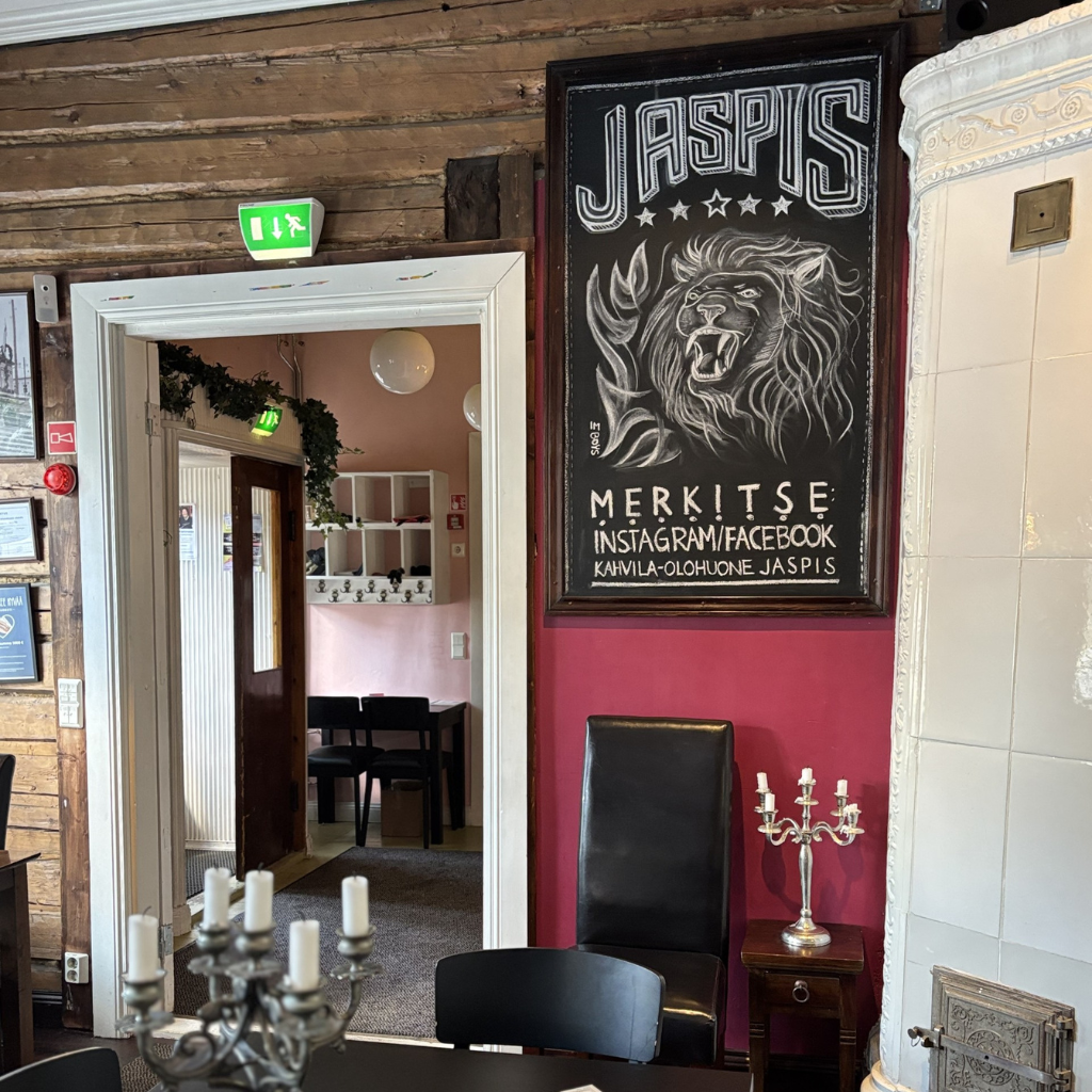 Jaspiksen sisustusta ravintolatilassa