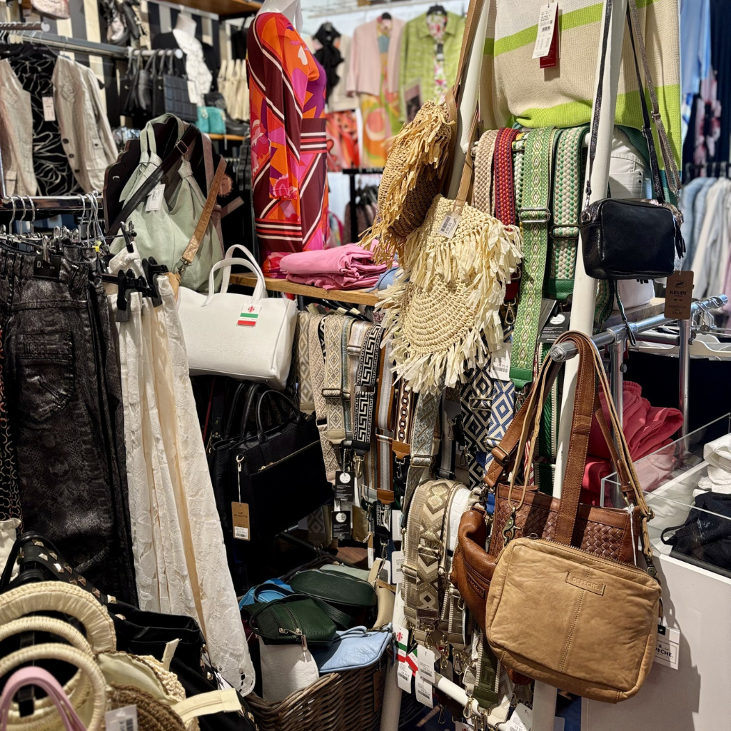 Pikku Pepitan vaatteita liikkeessä